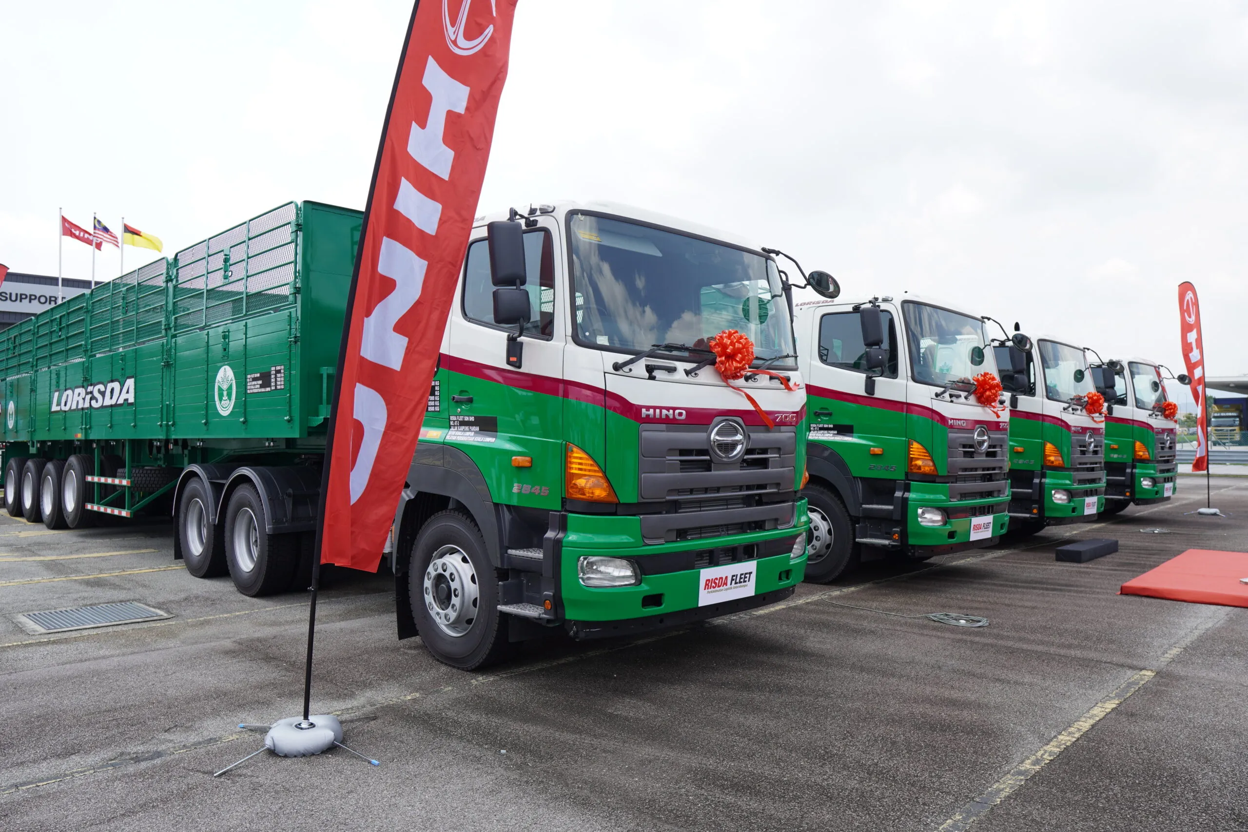 Penyerahan HINO 700 kepada RISDA Fleet, seperti dilaporkan oleh Truck & Bus News pada 2023.